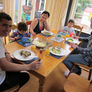 Familie Fraser (Peter, James, Putri, George) und ich
