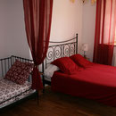 Les trois couchages de la chambre dh^tes Coquelicot