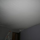 Pose d'un plafond tendu dans la chambre Parme du blockhaus de domleger N°4
