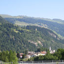 Am 3. Juli kann ich direkt von "meinem" Hotel Post aus weiterwandern Richtung Rofla. Hier ein Blick zurück auf Andeer.