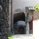 Am 20. September geht es weiter und zuerst zum Castello hinauf. Leider führt der Weg ein Stück der Autostrasse entlang. Aber zum Glück nicht überall.