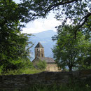 Die Burganlage Hohen Rätien ist eindrücklich. Hier die Kirche St. Johann.