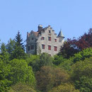Weit oben grüsst das Schloss Salenstein.