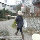 2-40 Carmen Weitzel auf dem Weg zum Tierarzt