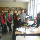 Die Schüler der GS Großkmehlen sind begeistert von den Experimentierkästen.