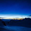 Blick von der Mönchsjochhütte zum Wetterhorn (3704m) rechts das Schreck- und Lauteraarhorn.