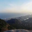 et là, on voit pedra da gavea.. juste à coté.... d'où il doit y avoir aussi une super vue!!
