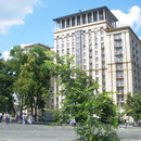 Wurde aus diesen Fenstern geschossen? Untersuchungen legen nahe, dass am 20. Februar auch vom Hotel "Ukraina" aus Scharfschützen auf Maidan-Kämpfer anlegten. Das Haus soll zu der Zeit vollständig in Hand der Rebellen gewesen sein. Foto: Stefan Korinth