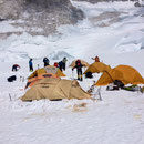 © Dr. Jürgen Greher / Makalu 2016; Helga erreicht das zweite Hochlager.