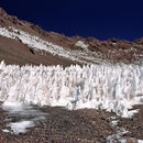 Kurz vor dem Gipfelaufbau noch ein letztes Eisfeld ...