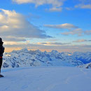 ... wir begnügen uns mit einer warmen Jacke und tollem Ausblick ins tief unten liegende Pitztal.