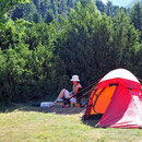 ... und wir können uns am Campingplatz eine Dusche und ein schattiges Plätzchen gönnen!