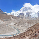 © Christoph Haas / Makalu 2010; Unterwegs in Richtung Hillary-Basecamp, der Makalu im Hintergrund.