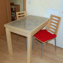 Küchentisch in Ahorn mit Granitplatte