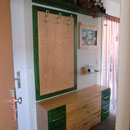 Garderobe in Birke massiv, z. T. grün gebeizt, geölt