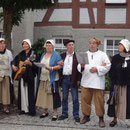 Auch das "gemeine Volk" darf mitsingen ... :-D