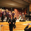 Abgang und Ende des Konzerts mit "He's got the whole world"       © Petra Kessler