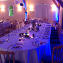 Mariage bleu roi, blanc et argent