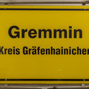 Ferropolis - Gremmin, Namensgeber für den See. Dort befand sich das Dorf, das weichen musste.