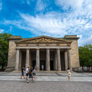 Neue Wache, Zentrale Gedenkstätte der Bundesrepublik Deutschland für die Opfer des Krieges und der Gewaltherrschaft - Berlin