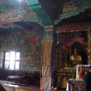 Dans un temple autour du stupa