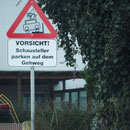 Warnschild 2013