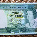 Islas Salomon 2 dollars 1977 anverso