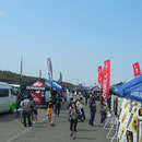 今回はサーフフェスというイベントも一緒でブースが沢山