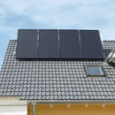 Schopfloch: Solarkollektoren aufgeständert, Dach