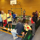 Untere Halle voller Kinder...