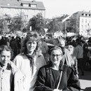 Julia Arnold in Hof (rechts). Fotografiert von dem ersten Polizisten, vor dem ich keine Angst habe.