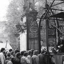Von der Stasi wurden zwischendurch Gerüchte verbreitet, z.B. "alle Männer anstellen am Ausgang".