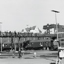 Interessiertes Publikum auf der Bahnbrücke.