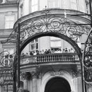 Legendärer Balkon, auf dem am 30.September 1989 Außenminister Hans - Dietrich Gentscher sprach.