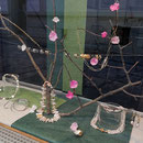 Schaufenster Hauptstraße, Perlen