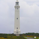 Cape Leeuwin Leuchtturm aus der Ferne. Es hat so gestürmt, dass wir uns nicht aus dem Auto getrauten :-)