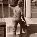 Am Fischerhafen - das schöne Denkmal für alle Fischer