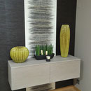 Meuble suspendu sur mesure placage noyer US. Finition vernis mat