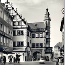 Blick aus der Rückertstraße auf das Rathaus um 1960