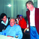 Frau und Herr Flora mit Hans Aichberger