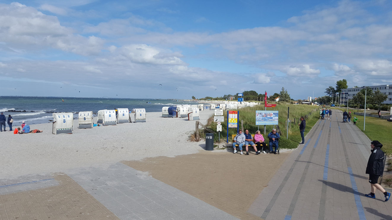 Direkte Strandlage an der Promenade. Frisch renoviert. Südlage mit