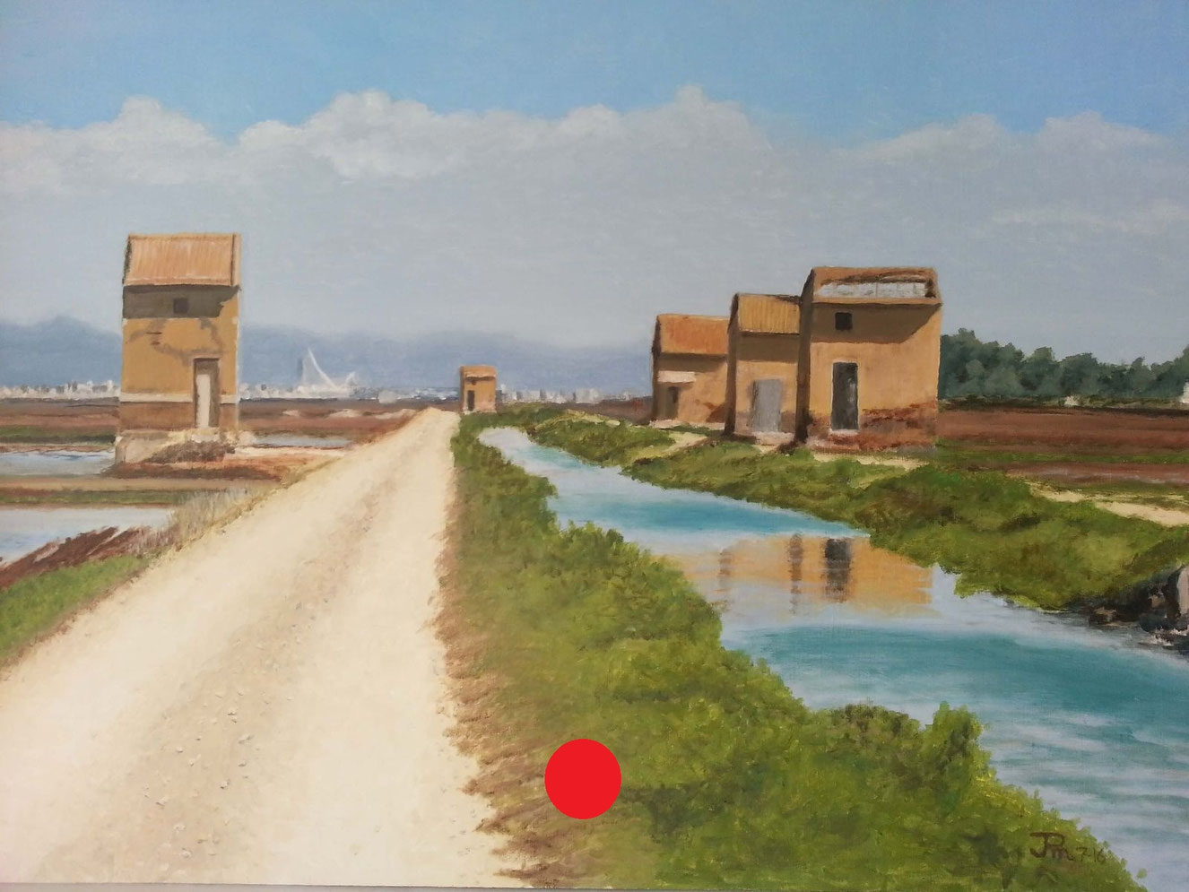 Casitas de motores alineadas junto a una acequia, camino de tierra, canales con reflejos y la ciudad de Valencia al fondo con el puente del “Jamonero”.