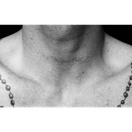 Primo piano di collo maschile con cicatrice e tatuaggio - Foto di Francesca d'Amico - B&W