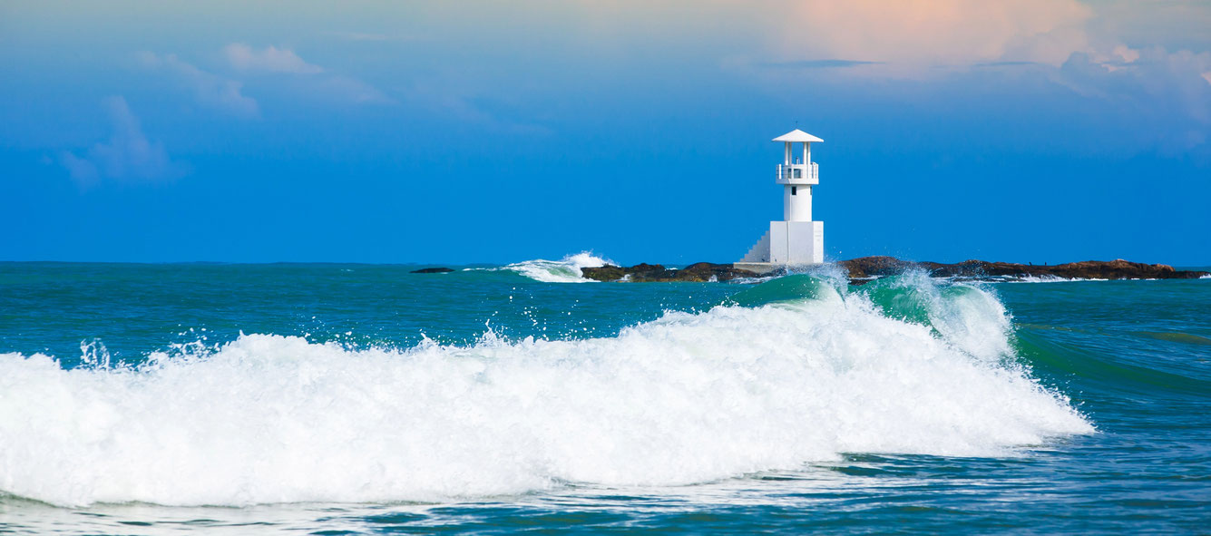 Weißer Leuchtturm bei Khao Lak