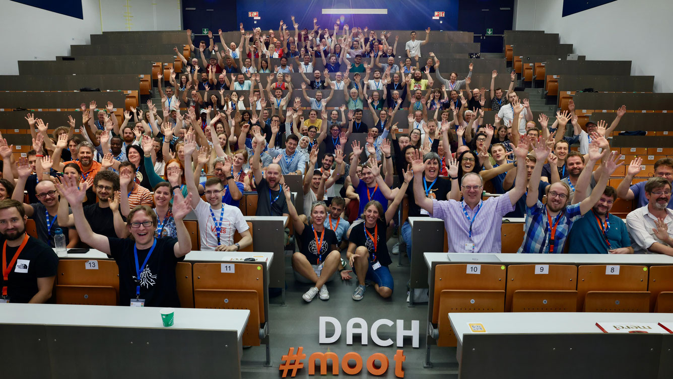 An Moodle-Konferenzen, wie etwa vergangenes Jahr in Wien, tauscht sich Lena Krummenacher mit anderen «Moodlers» über Schwierigkeiten, Neuigkeiten und Verbesserungsmöglichkeiten von Moodle aus. (Bild: zVg)