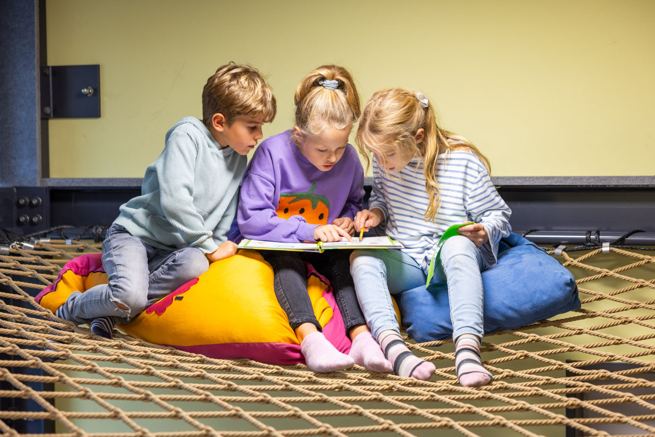 Netzwelt_Netz_im_Schulhaus_Lerninsel_Ruhe