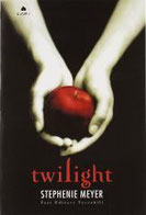 Twilight di Meyer Stephenie      Prezzo:  € 13,00     ISBN: 9788864112985     Editore: Fazi [collana: Tascabili]     Genere: Gialli Thriller E Horror     Dettagli: p. 412 