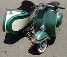 Scooter Vespa avec side-car