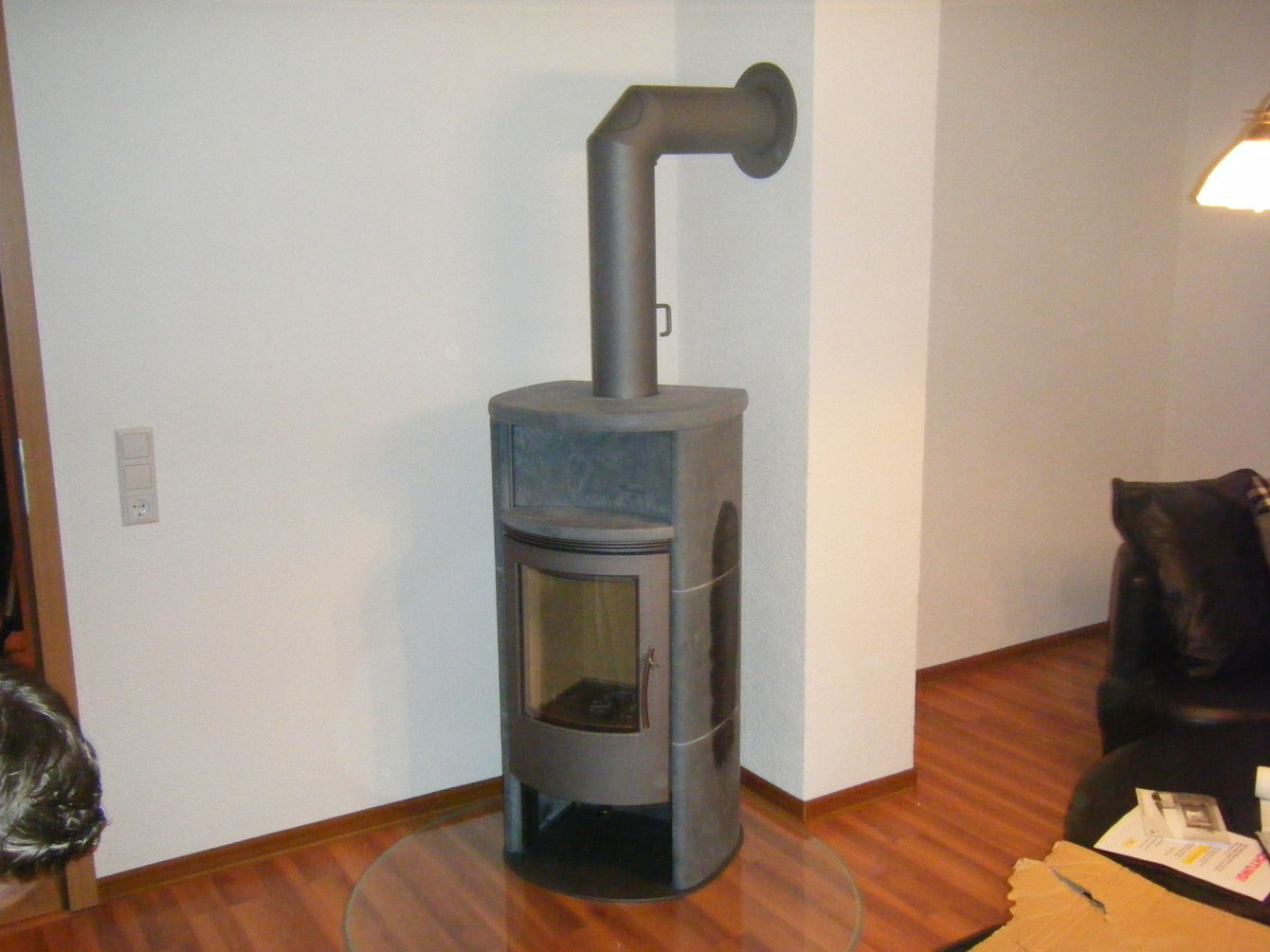 Kachelöfen, antike Kachelöfen, Stilkamine, Wasserführende Kamine und