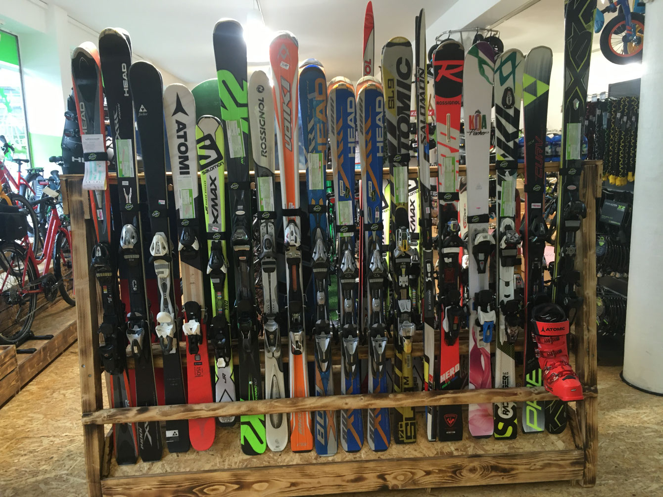 Ski und Snowboard Dully's Bikestation